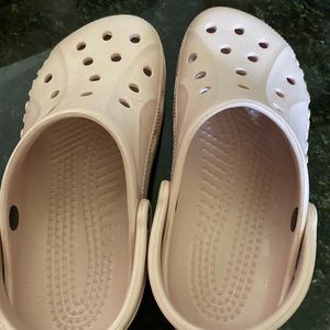 Sz 7 mauve pink crocs shoes